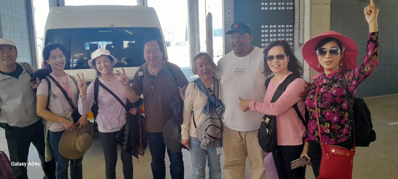 Small Chinese Tour Group Charter